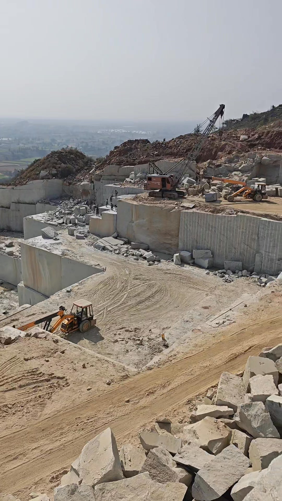 Visit the customer's granite mine #stonemachine #stonecutting # ...