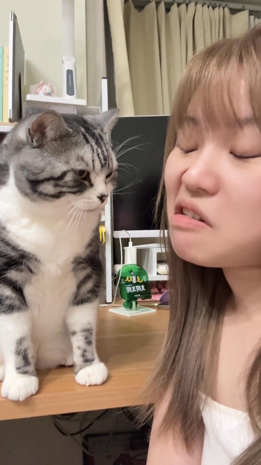 原來他也知道這樣是不禮貌的啊！ | 玲玲美食日记 | Facebook