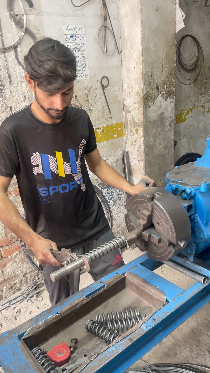 In this video, I am making a compression spring using a hand drill and ...