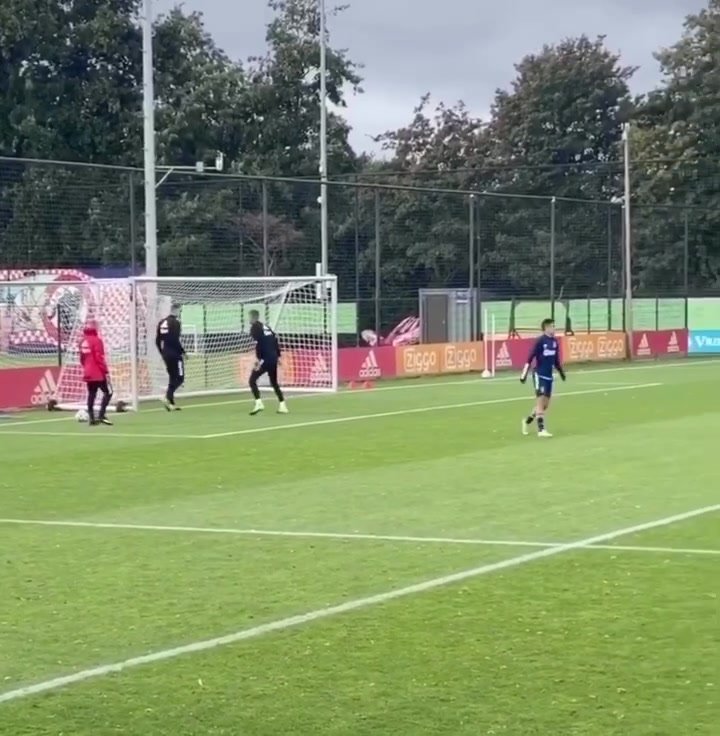 AFC Ajax u12: dribbling [vintage, circa 1992] Footage from the 2