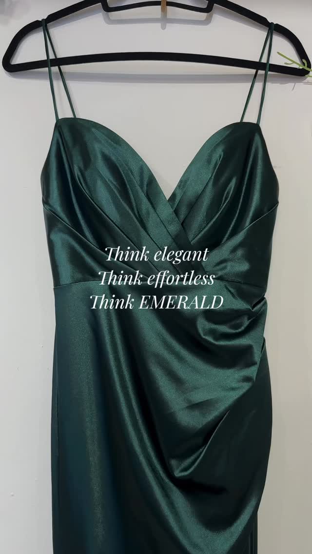 emerald green prom dress pinterest Are we thinking quiet luxury for 2027? 💚, - Elegant emerald satin, - Flattering fitted silhouette, Lace Taglia:62 Women-Clothing-Dresses & Skirts crochet dress with fringe