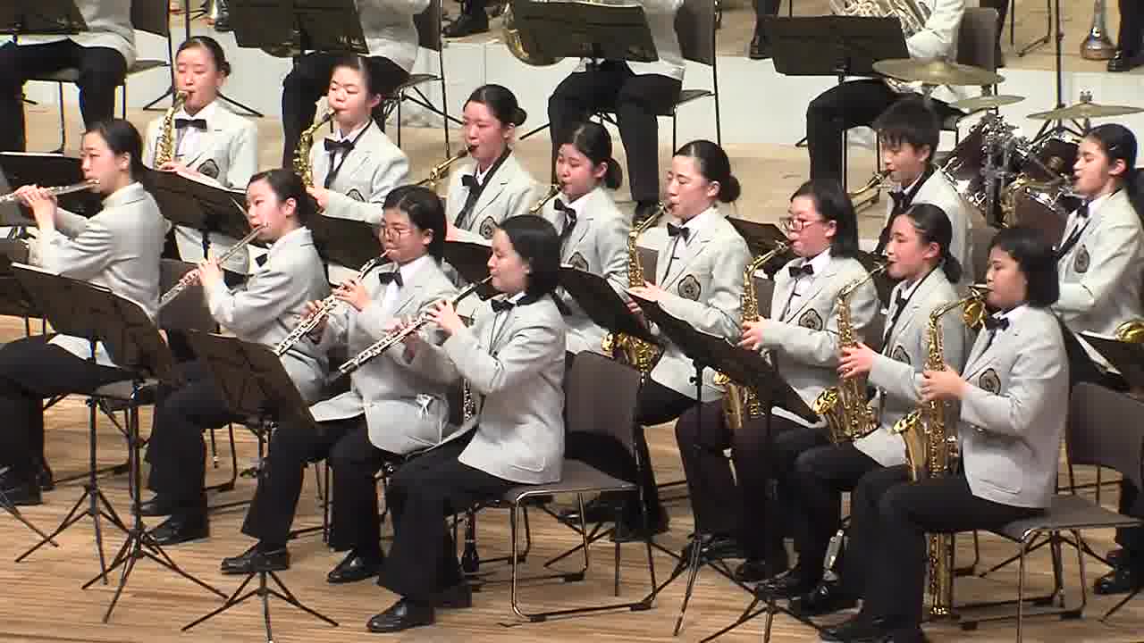 楽器チューニングが始まったかと思いきや。。。」 面白い仕掛けの