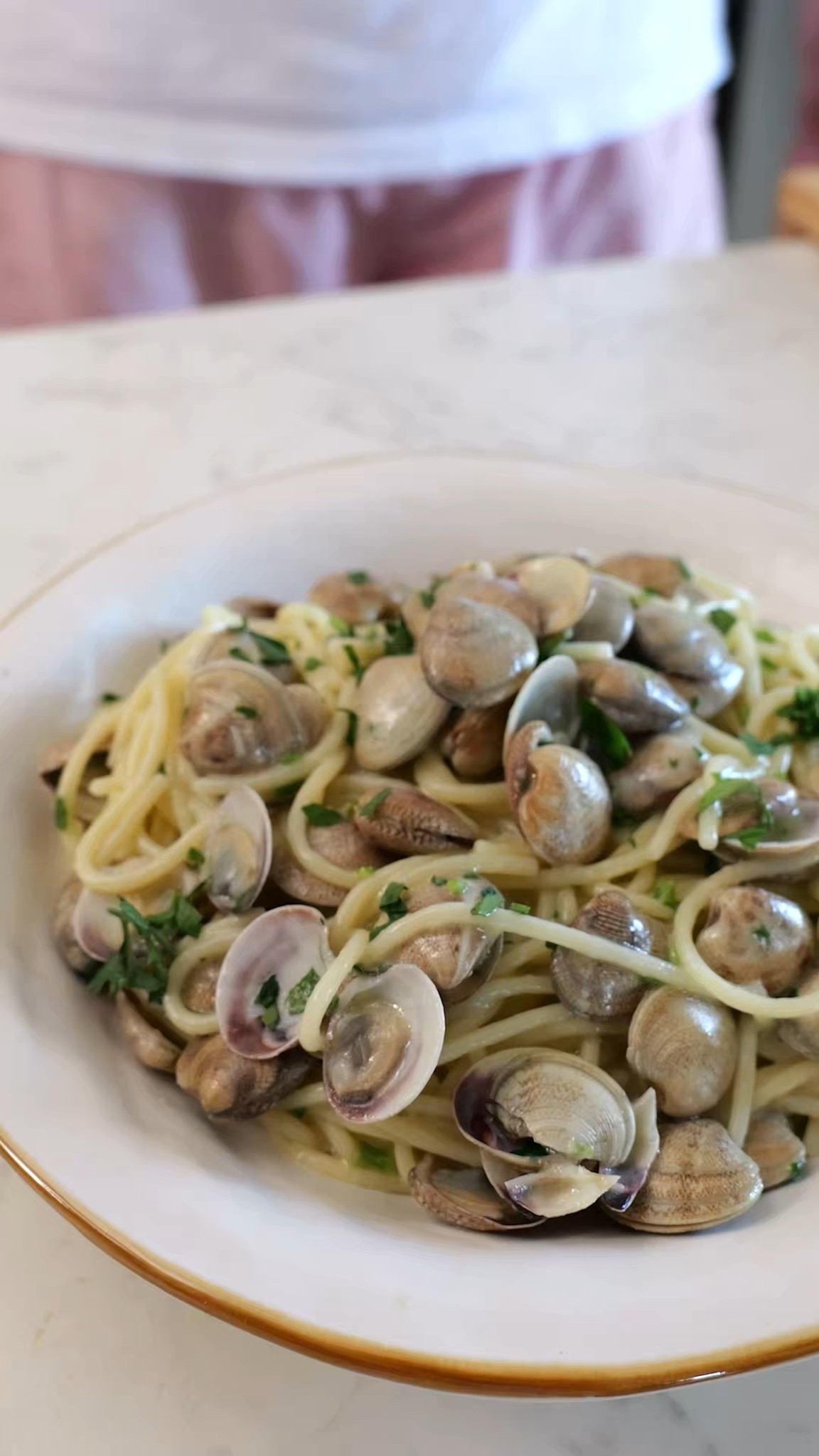 How to make Italian Spaghetti Vongole! #spaghetti