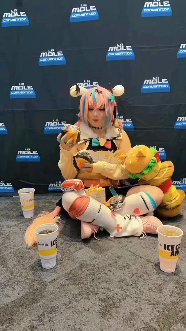 Este trend con Varesa 🥳🥳🥳 #genshinimpact | Flaiveth Cosplay | Facebook