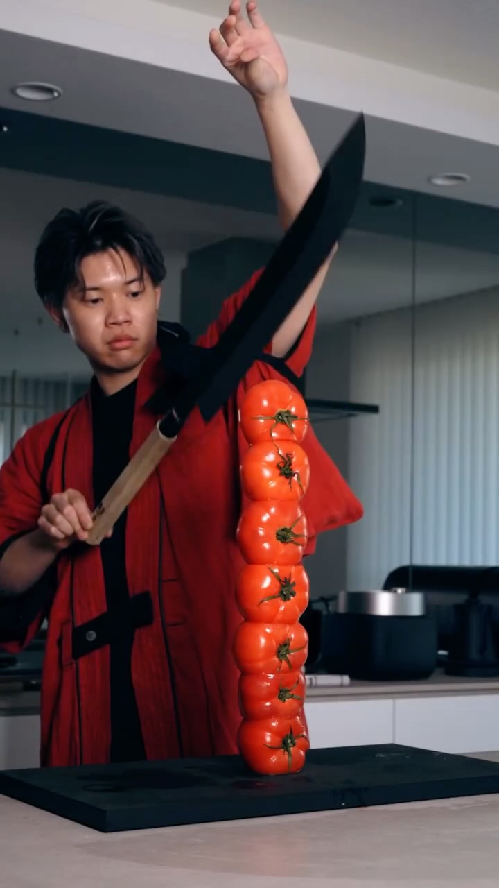 Cut 7 tomatoes 🔪 #knife #sharpening #sharpener #asmr | 研師Ryota | Facebook
