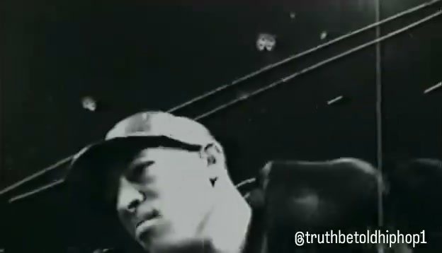 Make Em' Say Uhh! Na-Na-Na- Master P performs his 1998 classic hit