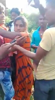 Jungle mein mangal karte hue pakde gaye | Jungle mein mangal karte ...