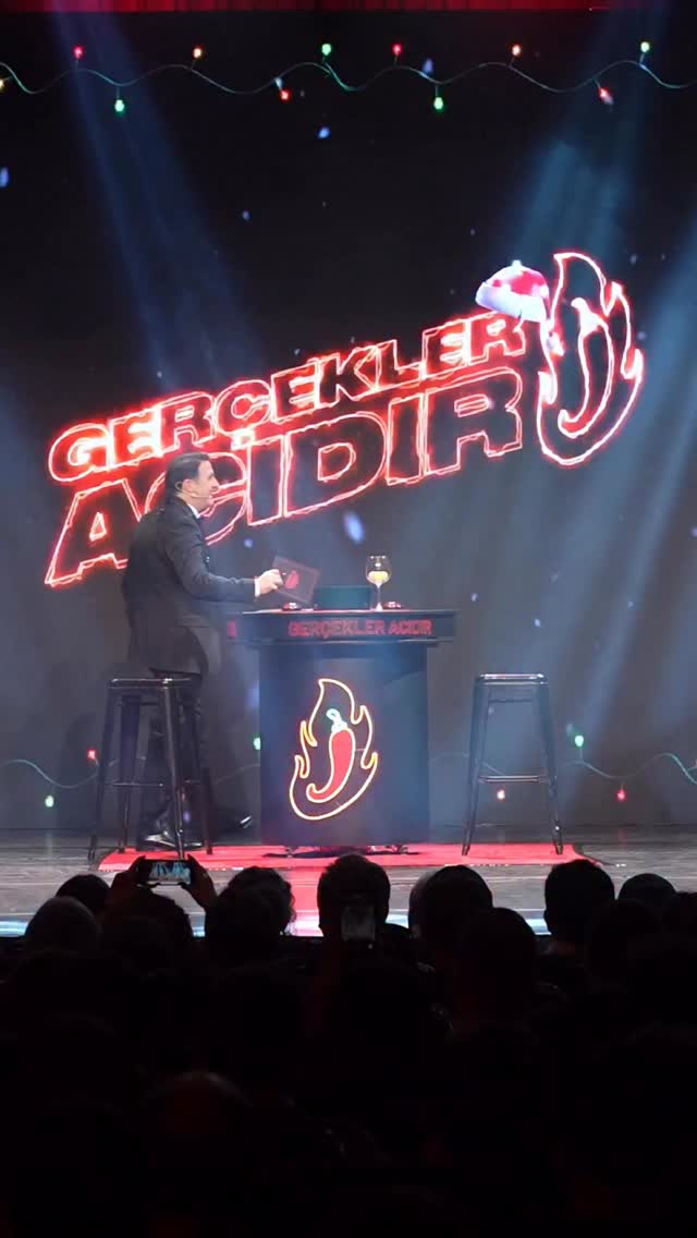 Gerçekler Acıdır Yılbaşı Sahnesinde Sürpriz Üstüne Sürpriz! Yılbaşı ...