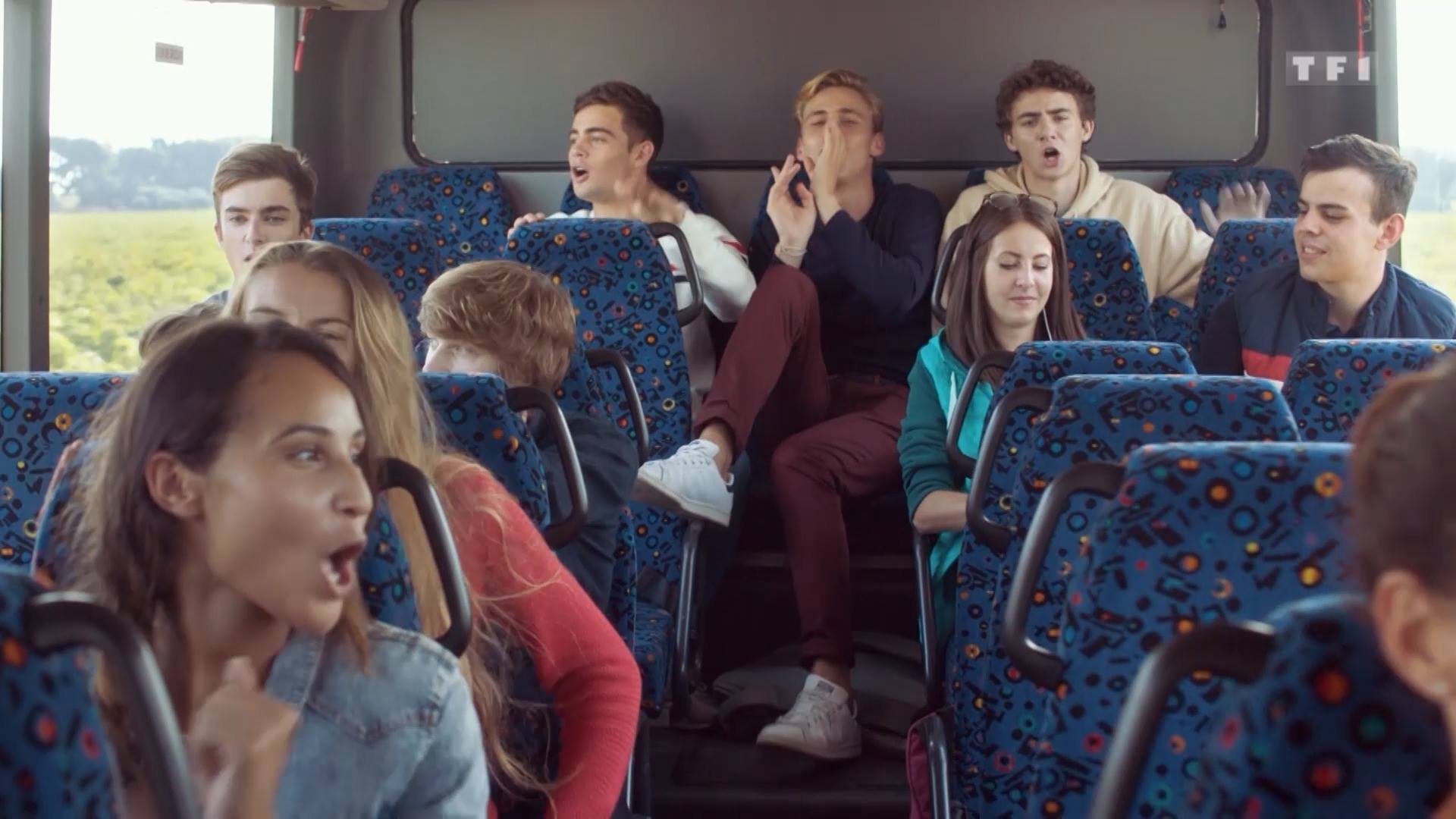 Demain Nous Appartient Accident De Bus