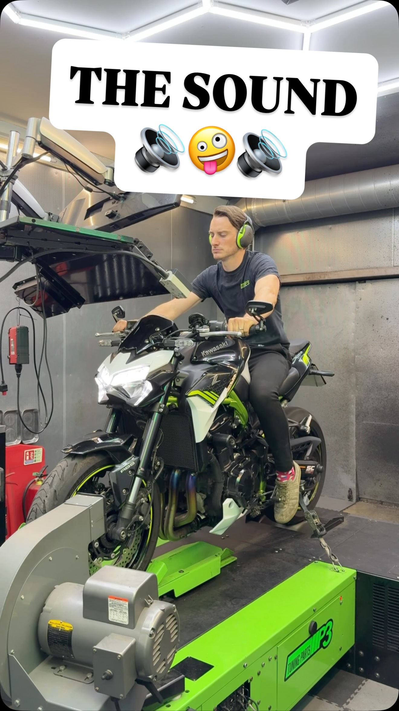 ミーシャ FULL VOLUME Kawasaki Z900 with full @scprojectexhaustofficial race