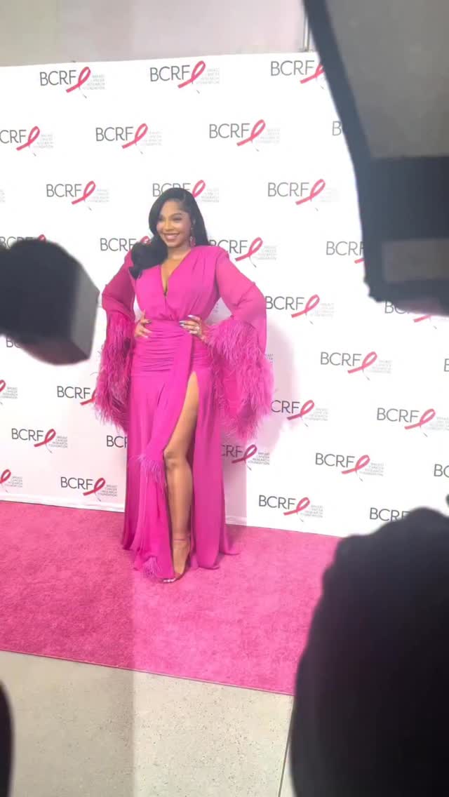 ashanti pink birthday dress @ashanti attended the BCRF Hot party a pink feather-trim chiffon @bronxbanco Geisha gown with @dolcegabbana shoes, styled by @styledbytimb. The $1,100 gown featured dramatic feather cuffs, a My Height is:Custom Height (Free)