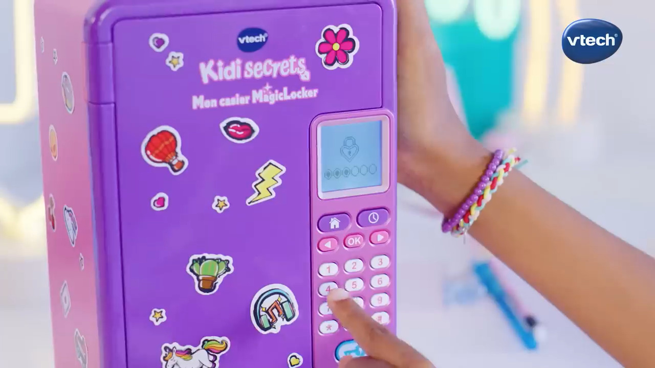 VTech KidiSecrets Magic Locker Coffre-fort interactif avec code secret, 3 jeux éducatifs inclus, autocollants pour personnaliser le casier, langue italienne, piles incluses, 6 à 12 ans VTech KidiSecrets Magic Locker Coffre-fort interactif avec code secret, 3 jeux éducatifs inclus, autocollants pour personnaliser le casier, langue italienne, piles incluses, 6 à 12 ans