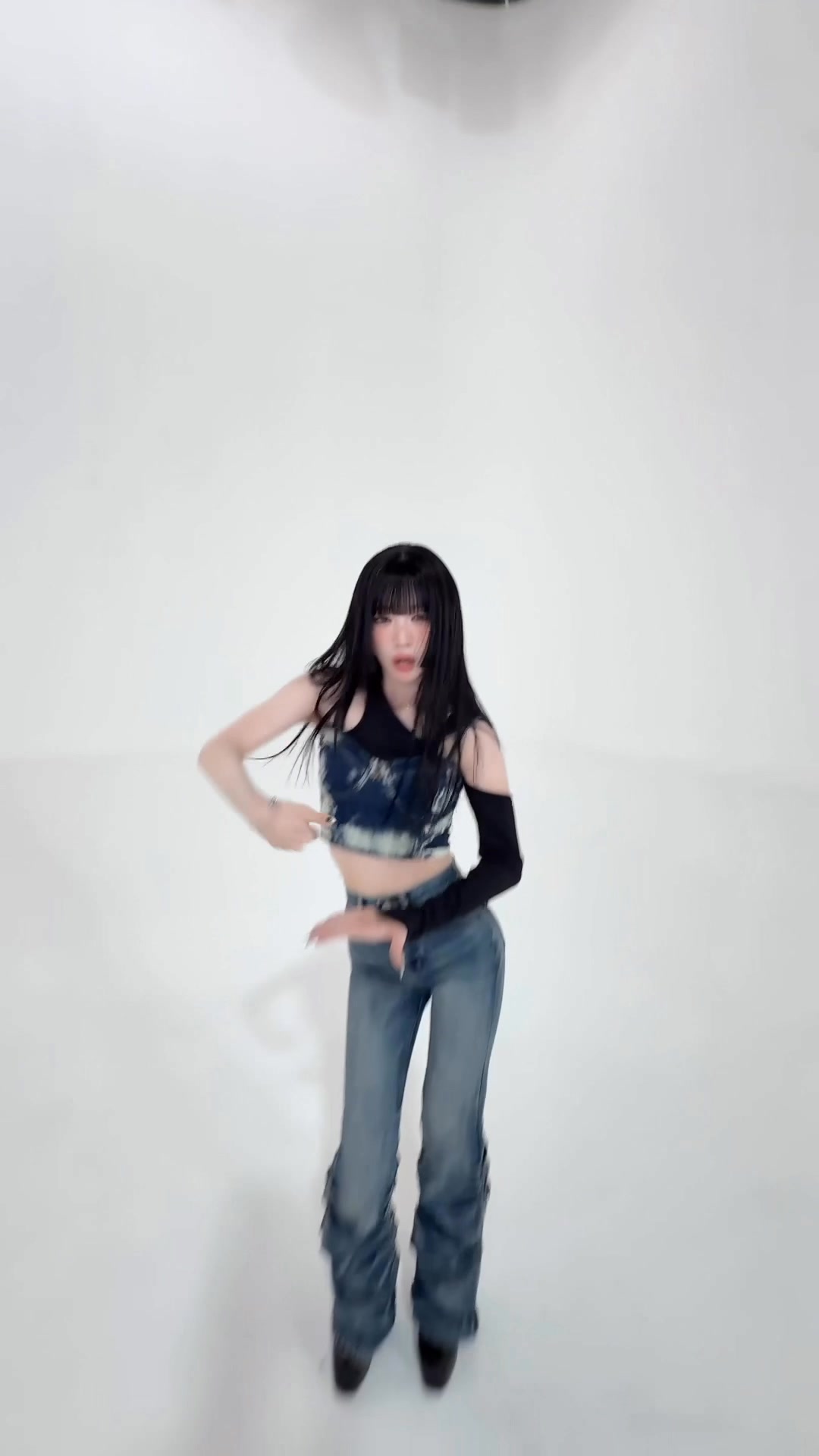 🎥] all my #하루나 come on #WORK 🏃💻💼 🔗 vt.tiktok.com/ZSxJGC6yo