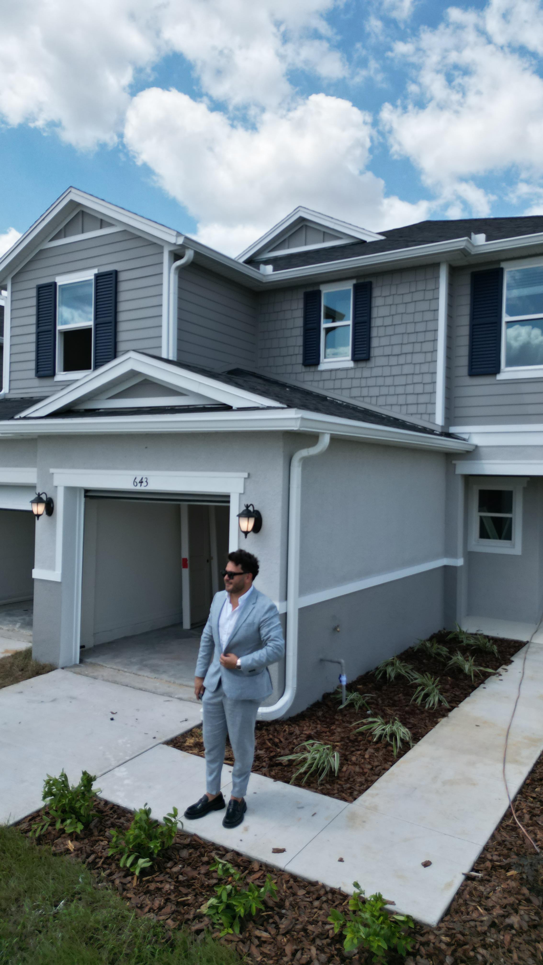 Leo Realtor