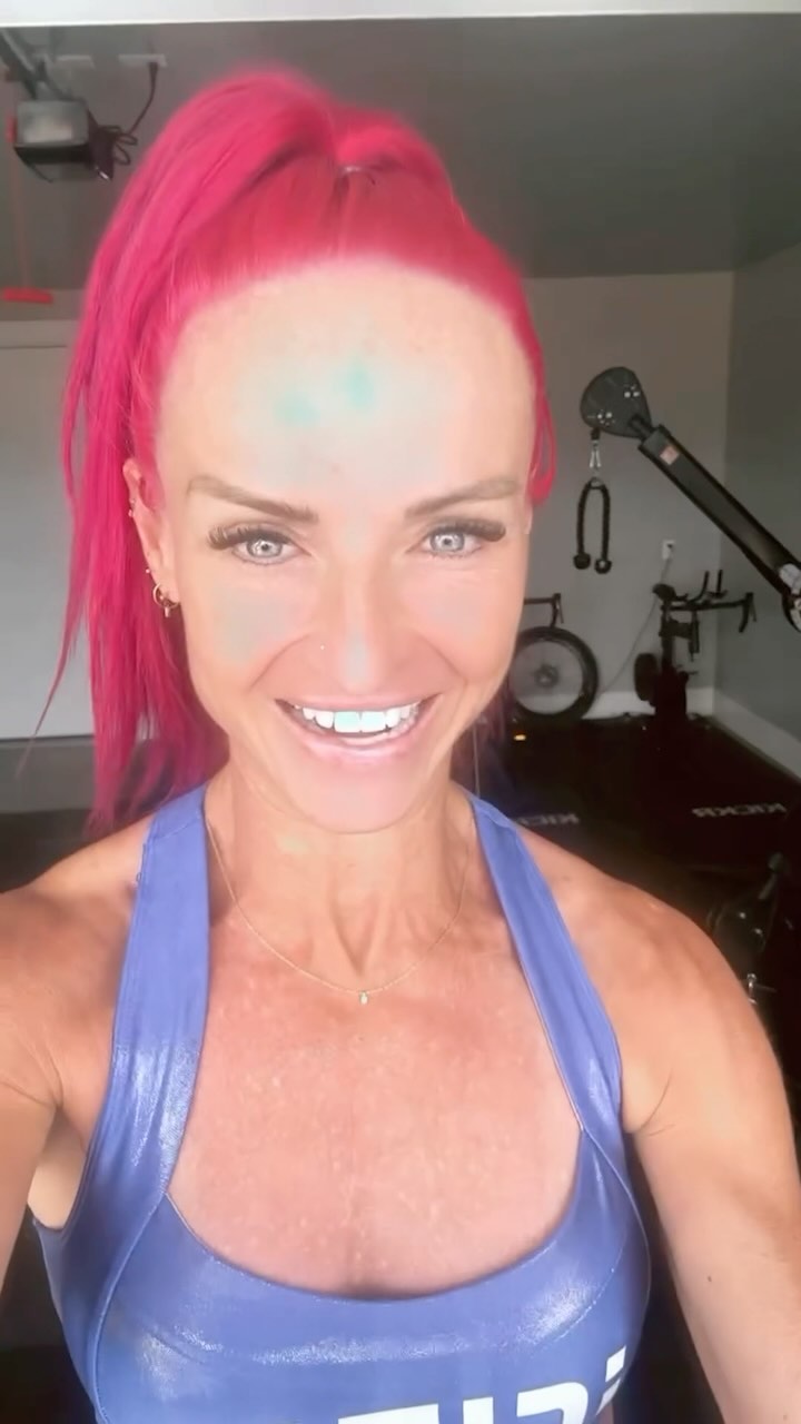 Drop a 🩷 to wish Ashley luck! Tomorrow at the Boston Marathon Expo, iFIT  Trainer Ashley Paulson takes on the Ultra 1 to break the 100-mile treadmill  World Record. 🌍🔥 Don't miss