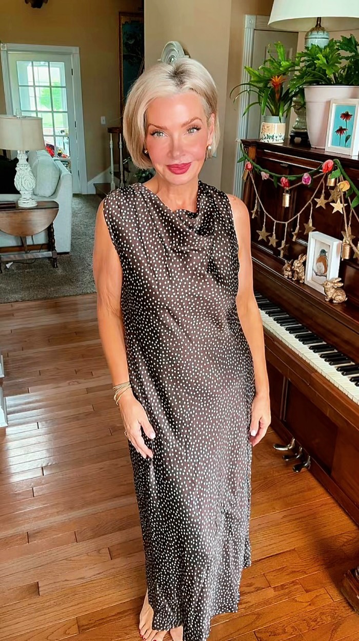 black and white polka dot dress target This $35 (less if you’re a circle member) is proof you don’t have to spend a fortune to look polished. The cowl neckline is so flattering the dots give it that timeless, Azazie Mollina Dark Navy corset belt Adjustable Straps Set Option:Dress & 2 Clips