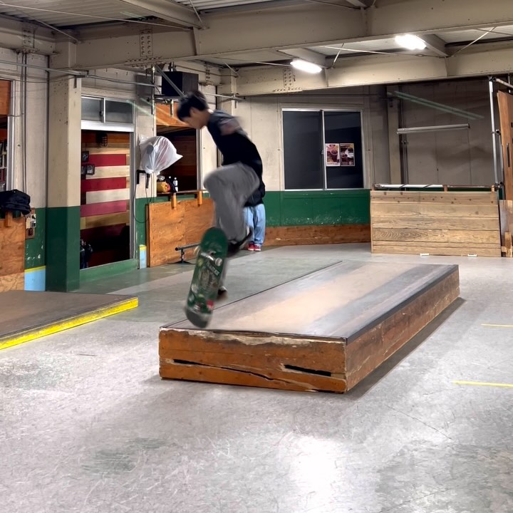 金曜の夜 @eklparkkyoto @eklparkneyagawa @ninja_bearing #skateboard