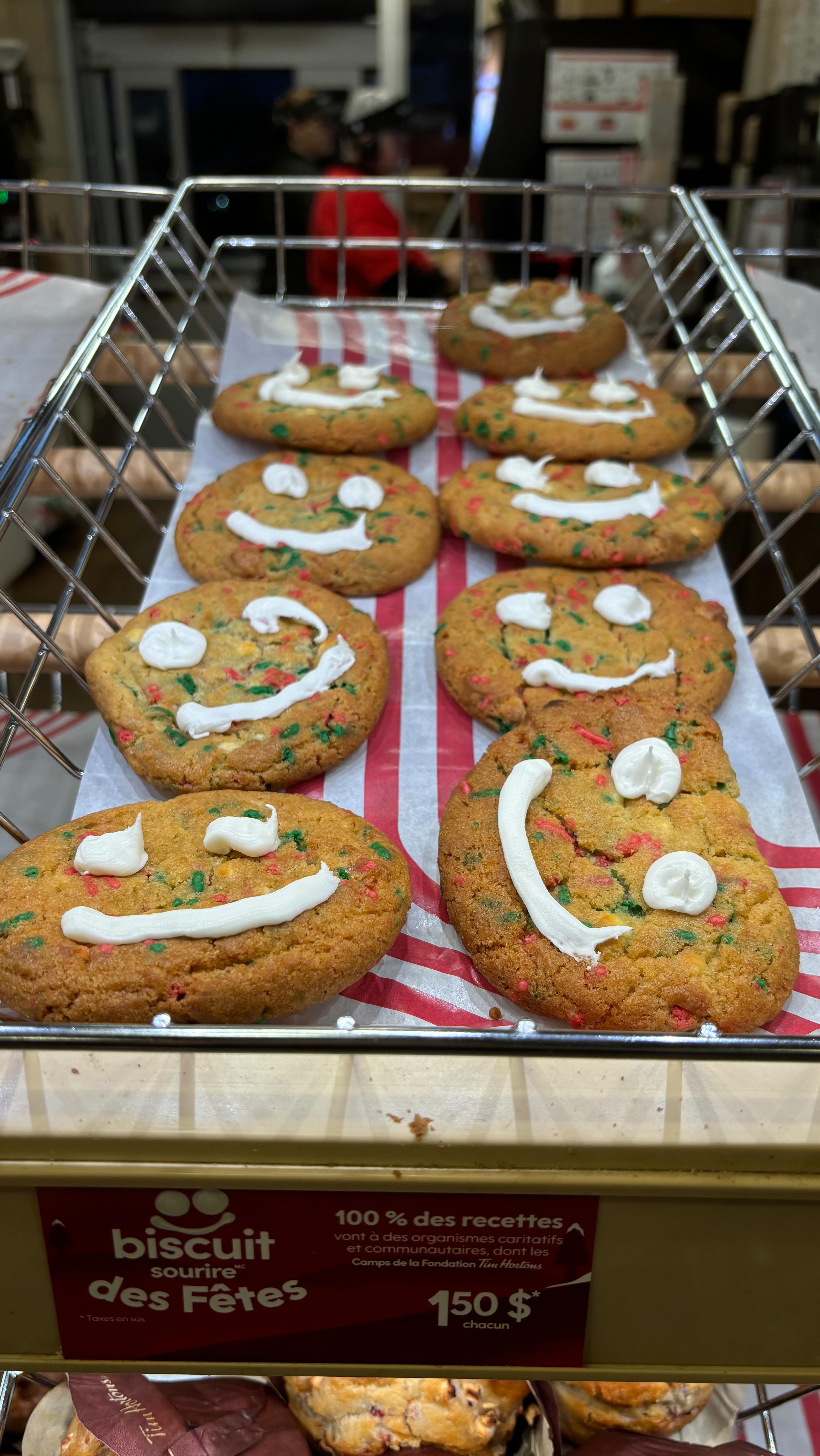 Un retour sur la campagne Biscuit sourire des Fêtes de Tim Hortons 🍪 La ...