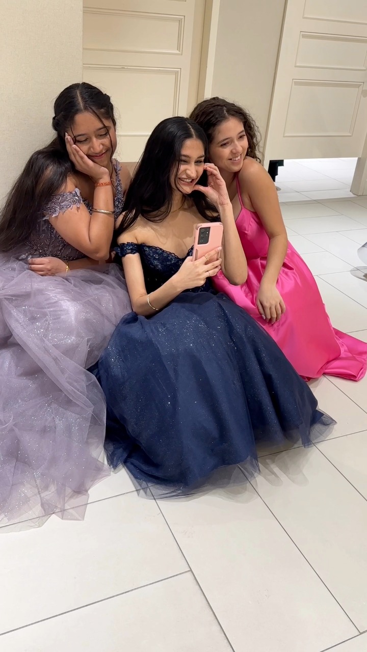 formal dresses londonderry One grad, here together at Laura Canada! Choose your dream dress👇🏼🤍 Ballgown✨ Glitter🤎 Satin🌟 Corset…and everything in-between! 🫶🏾#londonderrymall #graddress #shoplondonderrymall #sizeinclusive vestido-recto