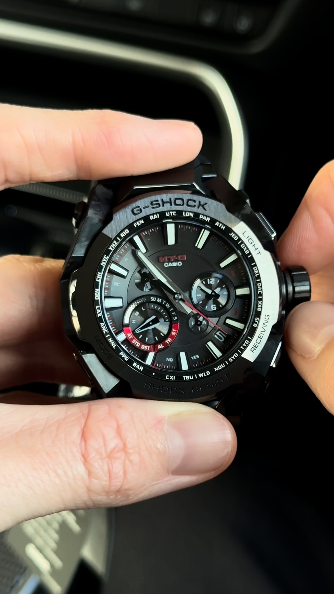 The G-SHOCK MT-G MTGB4000B-1A is where G-SHOCK toughness starts to