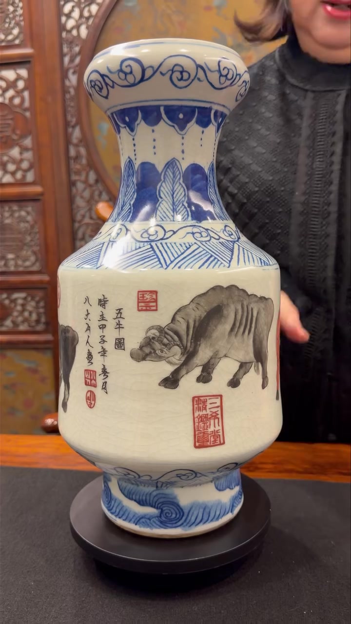 五牛圖的花瓶。 原圖來自唐代的知名畫家（韓滉）。 所以才會出現如此