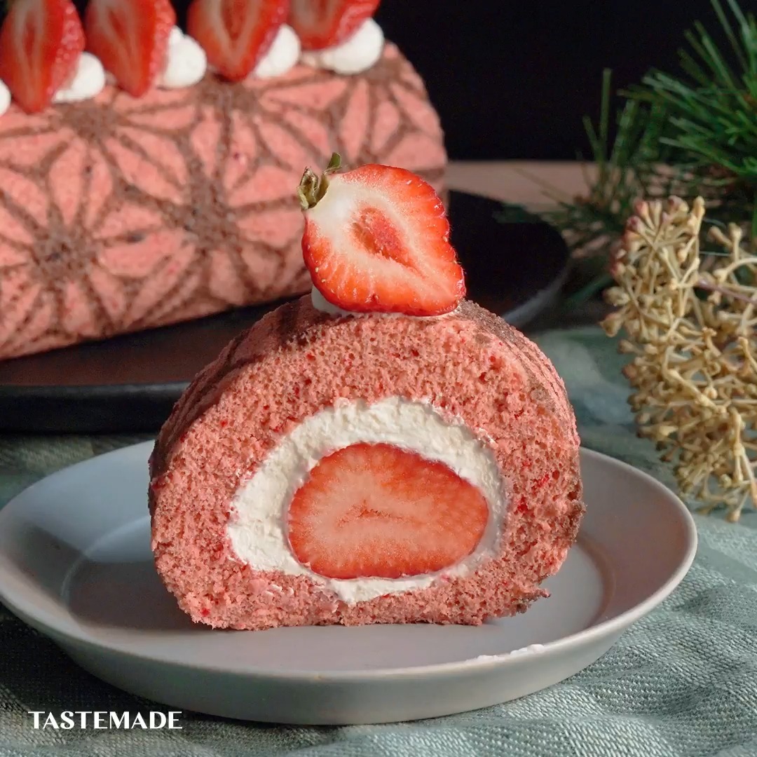 苺メンダコさん♡ロールケーキ この柄分かる？！】麻の葉模様のいちごロールケーキ / Strawberry Roll