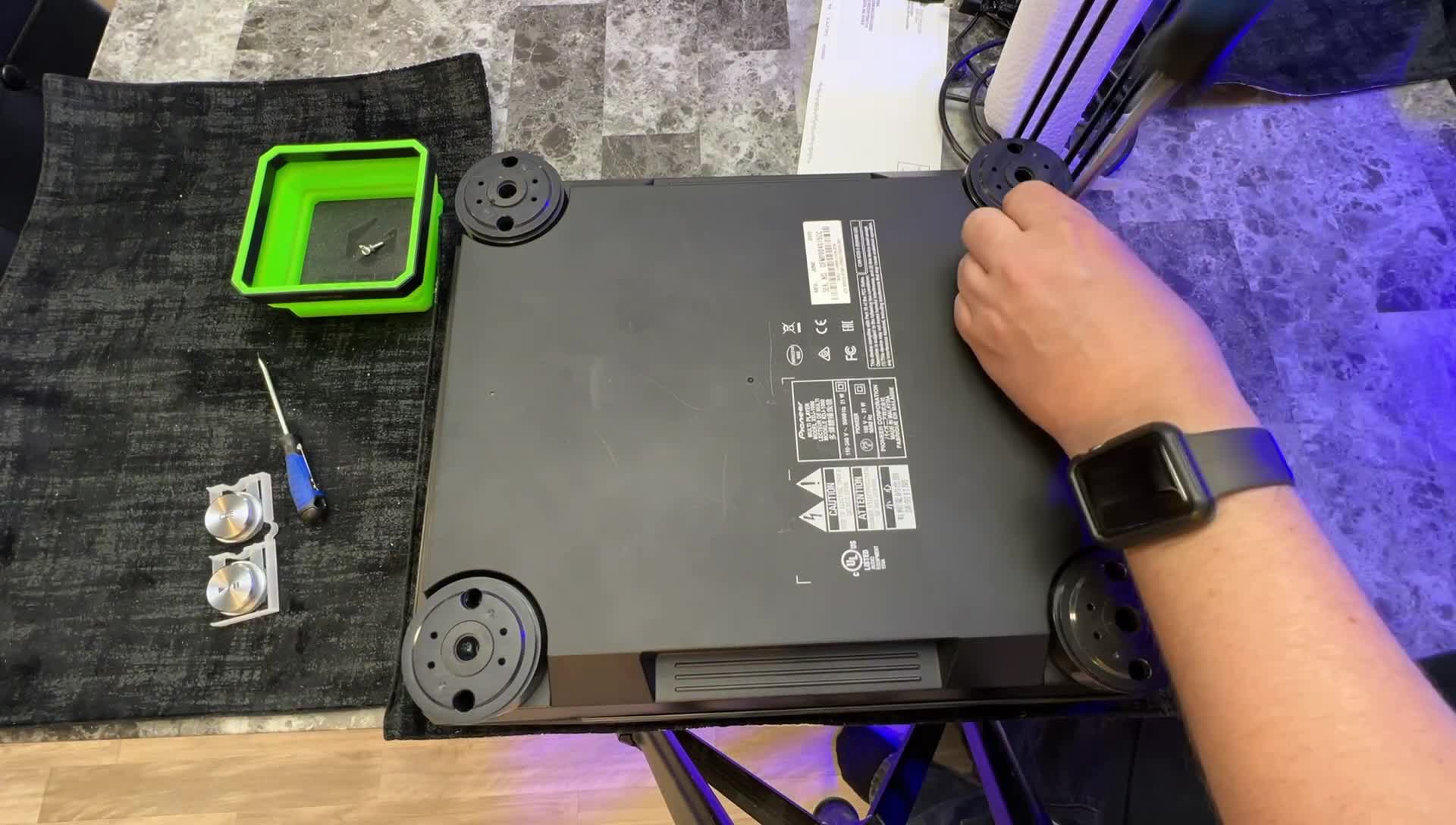 Can XDJ 1000 cue button issues be DIY fixed?