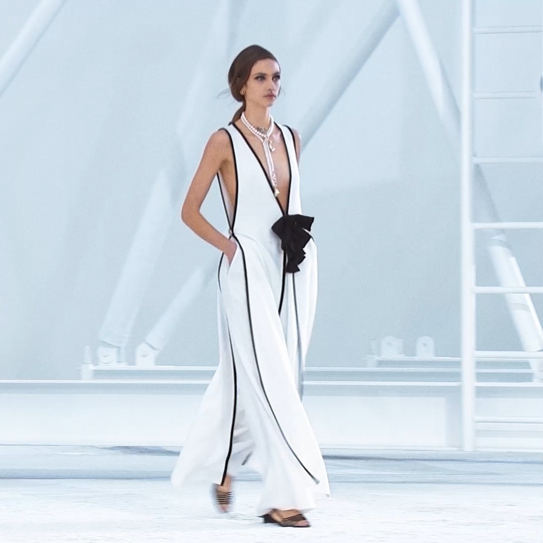 new fashion dresses for ladies 2021 See the latest CHANEL Spring-Summer Ready-to-Wear collection, imagined by Virginie Viard and presented on October 6th at the Grand Palais in Paris., See all the looks on chanel.com/-WW_RTW_SS2021 dresses new