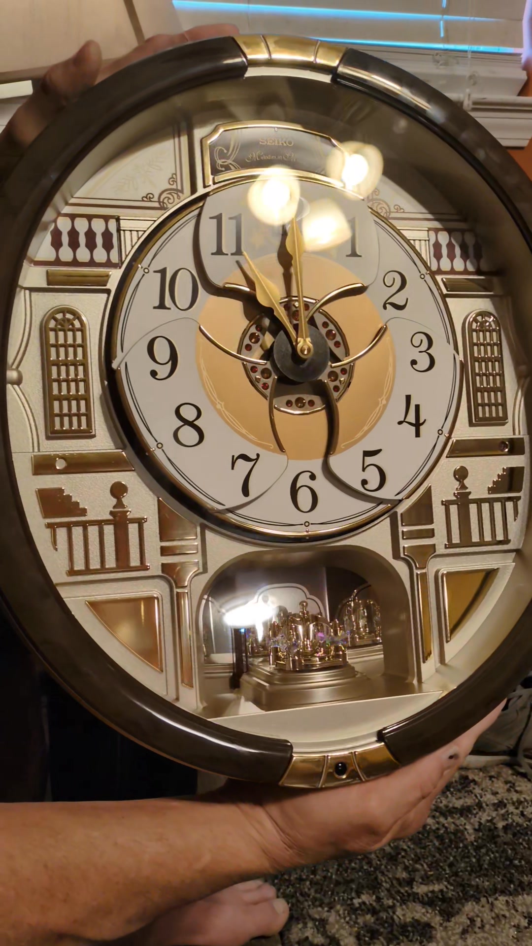Hot Christmas Item! The Seiko Melodies In Motion clock plays 30