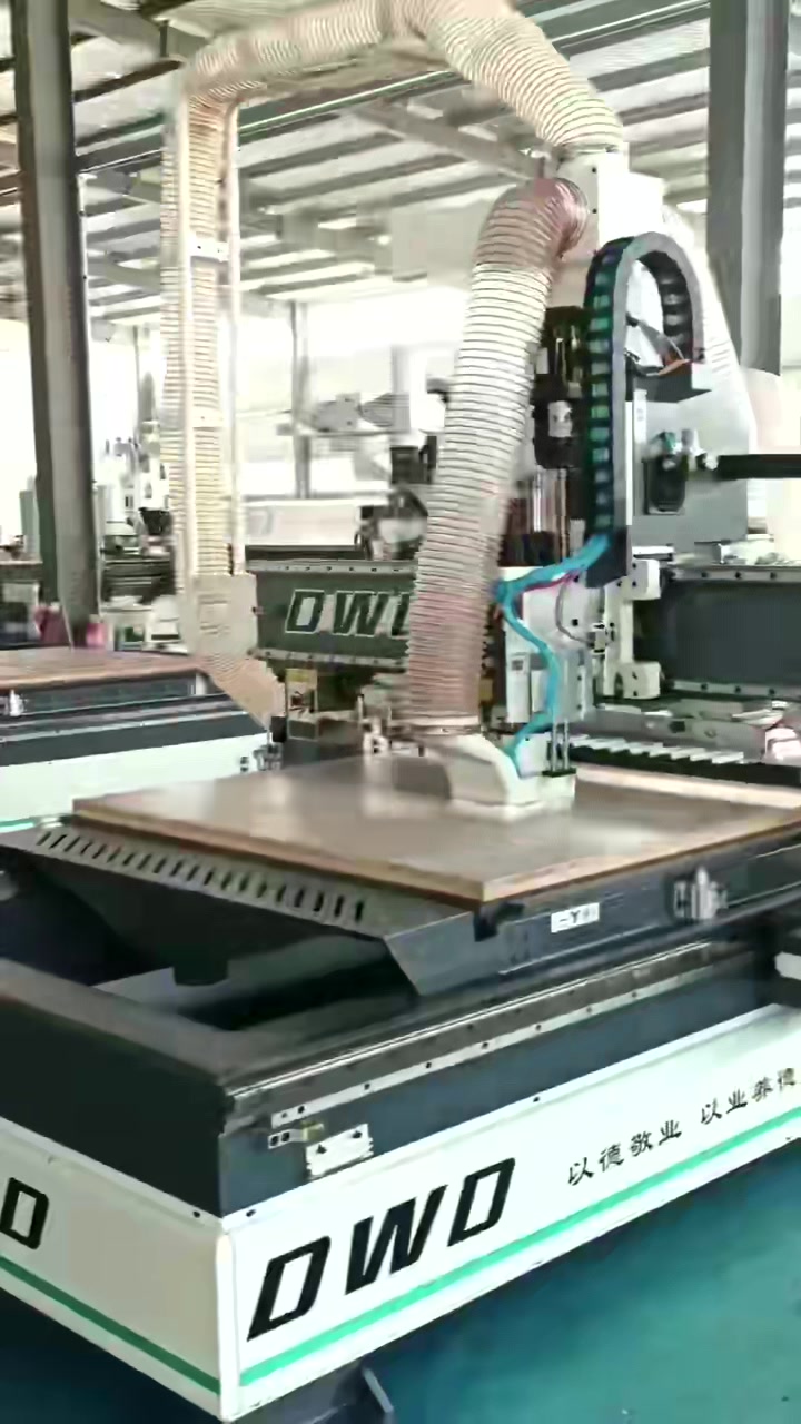 230円 Best Nesting CNC Machine CNC Machining Center with Two Saws at