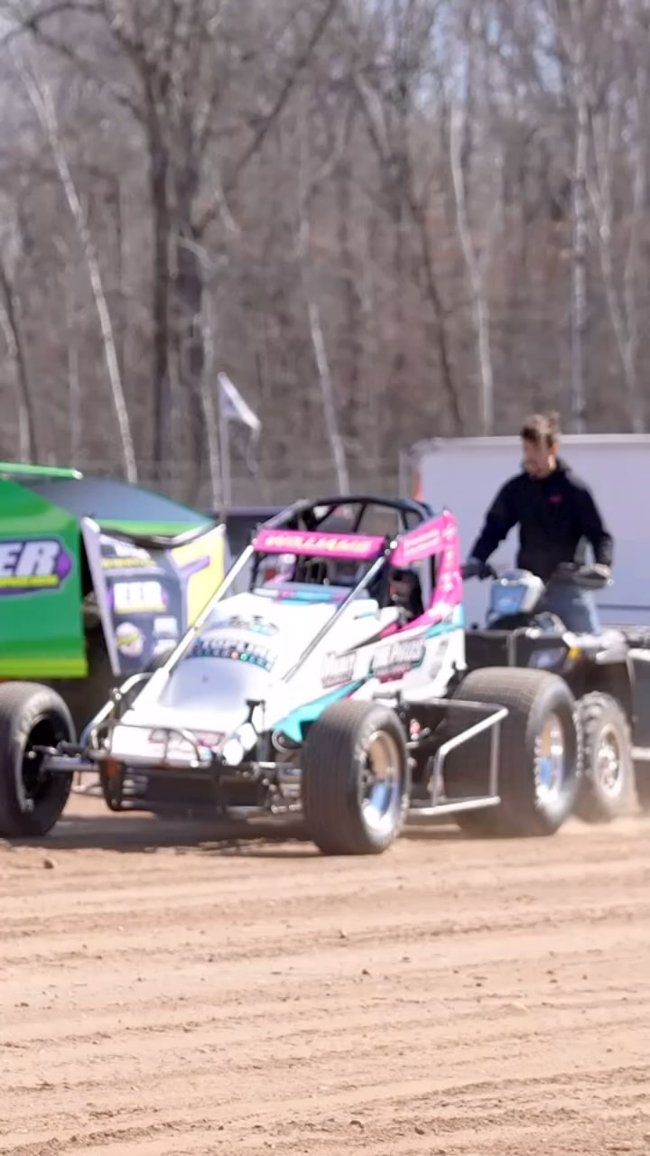 Ashley Williams Racing on Reels | Facebook