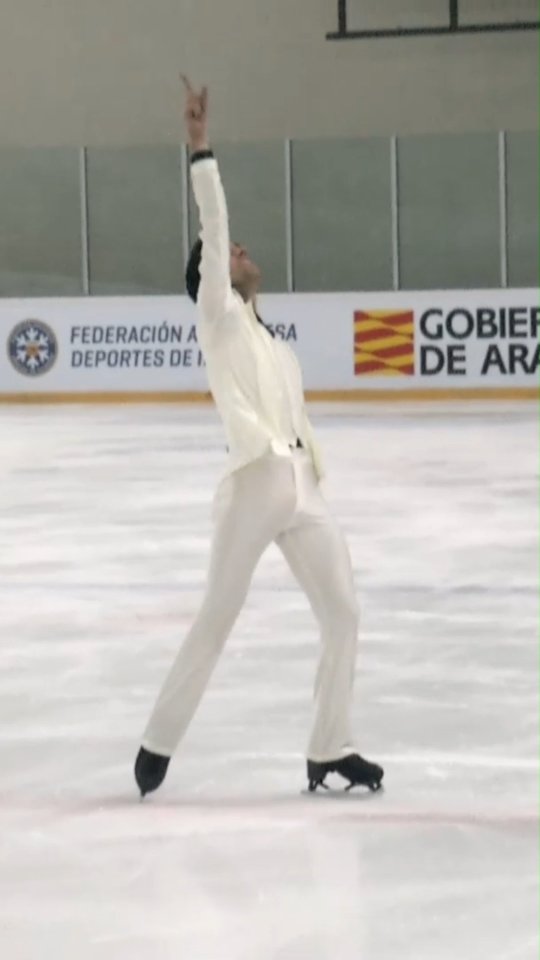 Hielo Español - Los fans de BOSCO están de enhorabuena porque Olivia ...