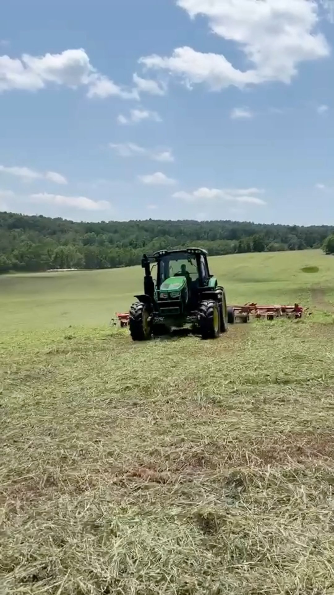 Tech Thursday 👨‍💻🌾 This week, we’re breaking down John Deere modems and ...