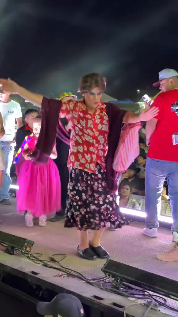 Dona coco bailando🤣🤣🤣 #doñacoco #humor #comedia #doñaolga | Polvadera ...
