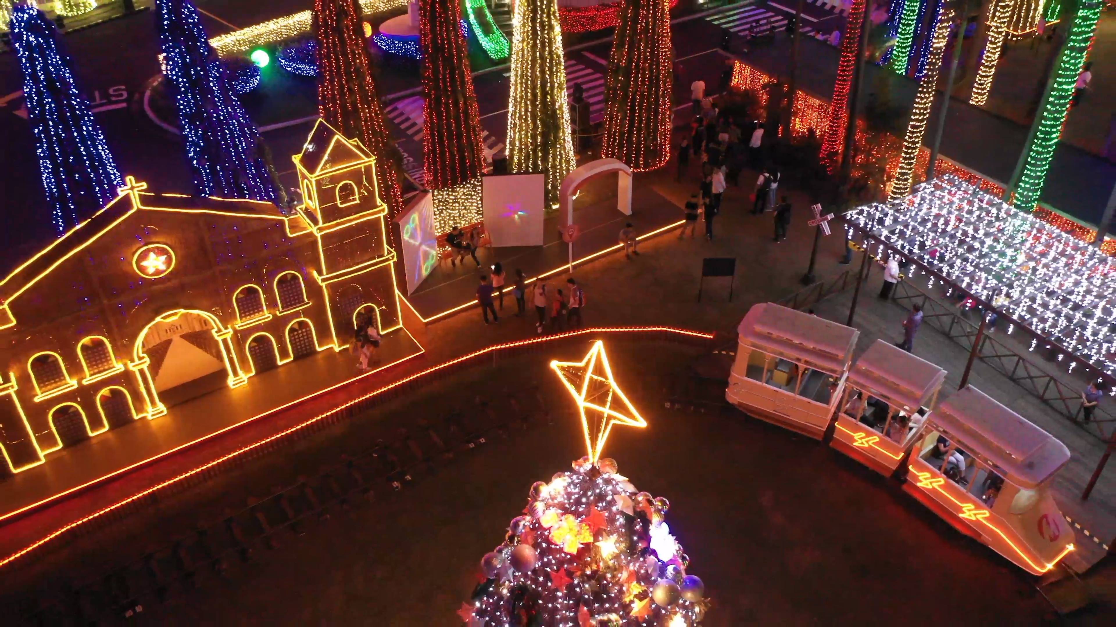 Best Christmas Light Displays For The Young And The Young At Heart Metro Style