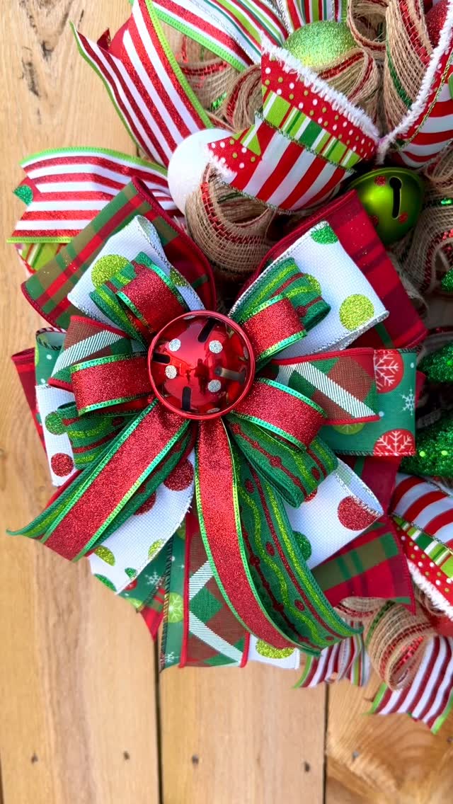 🎄 ️Ready to ship TODAY! ️🎄 This festive Christmas wreath is ready to ...