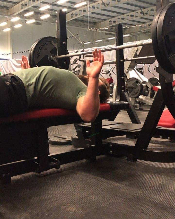 The correct bench technique. For some reason people think you should ...