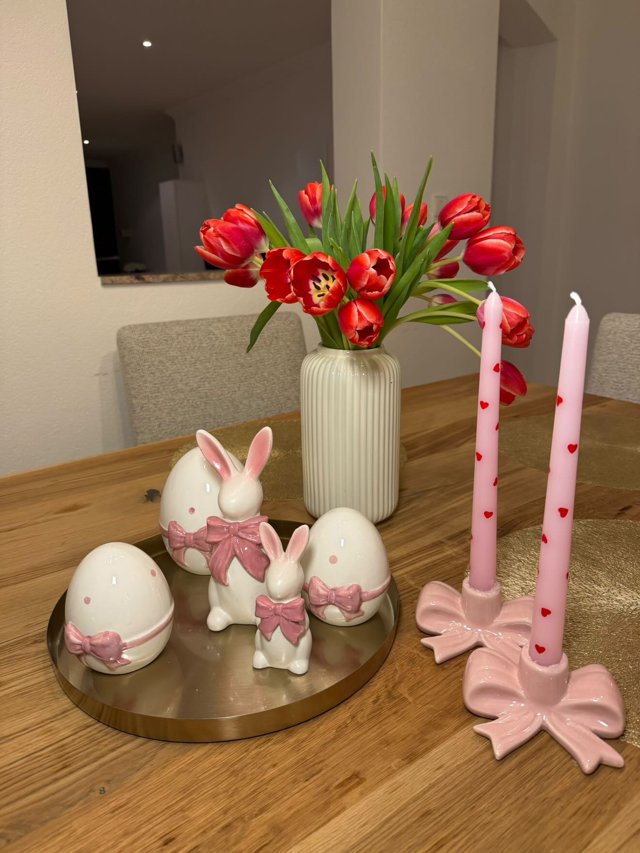 Von Schleifen und Herzen kann man nie genug haben – oder wie siehst du das? 🤔💕, @laralein_02 war bei uns zu Besuch und hat sich von unserer Deko inspirieren lassen 😍, Komm jetzt vorbei und entdecke