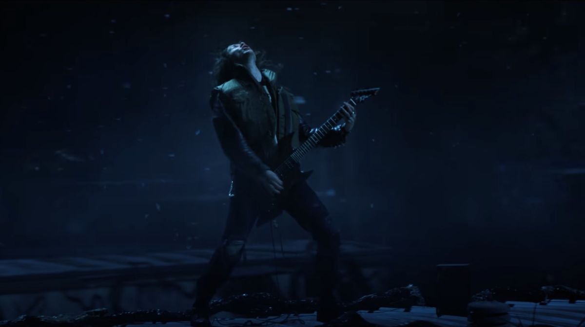 The most iconic guitar solo in Hawkins history. STRANGER THINGS 5