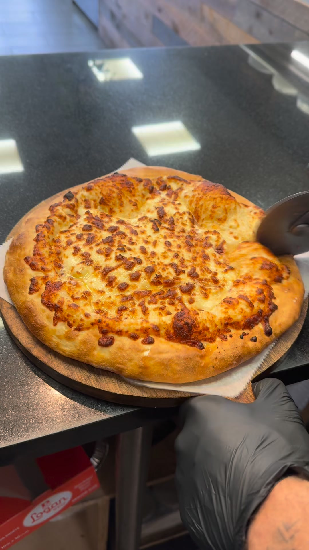 megruliさまページ Megruli Khachapuri. 😋🧀🔥 Freshly baked bread, filled with cheese