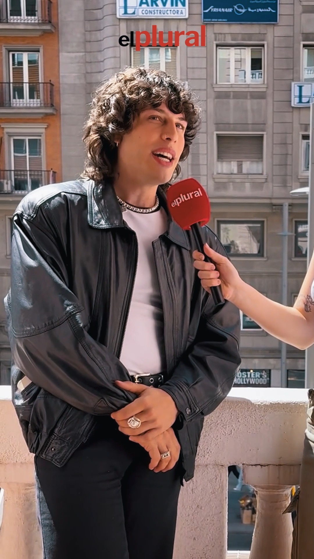 🎶 #AQUEMARROPA con Leo Rizzi (@leorizzi) 🎧 ¿Qué #canción está ...