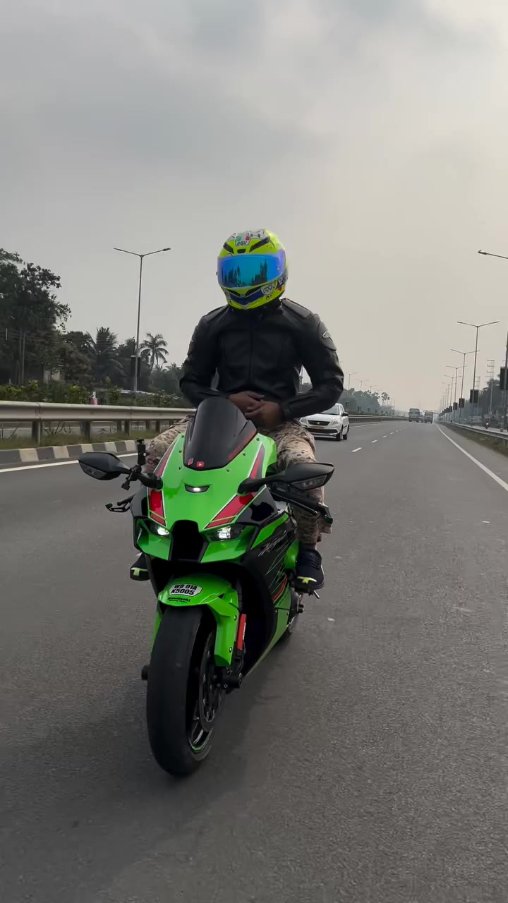 Stunt with Dance with ZX10R #superbike #r #motorcycle #bikelife