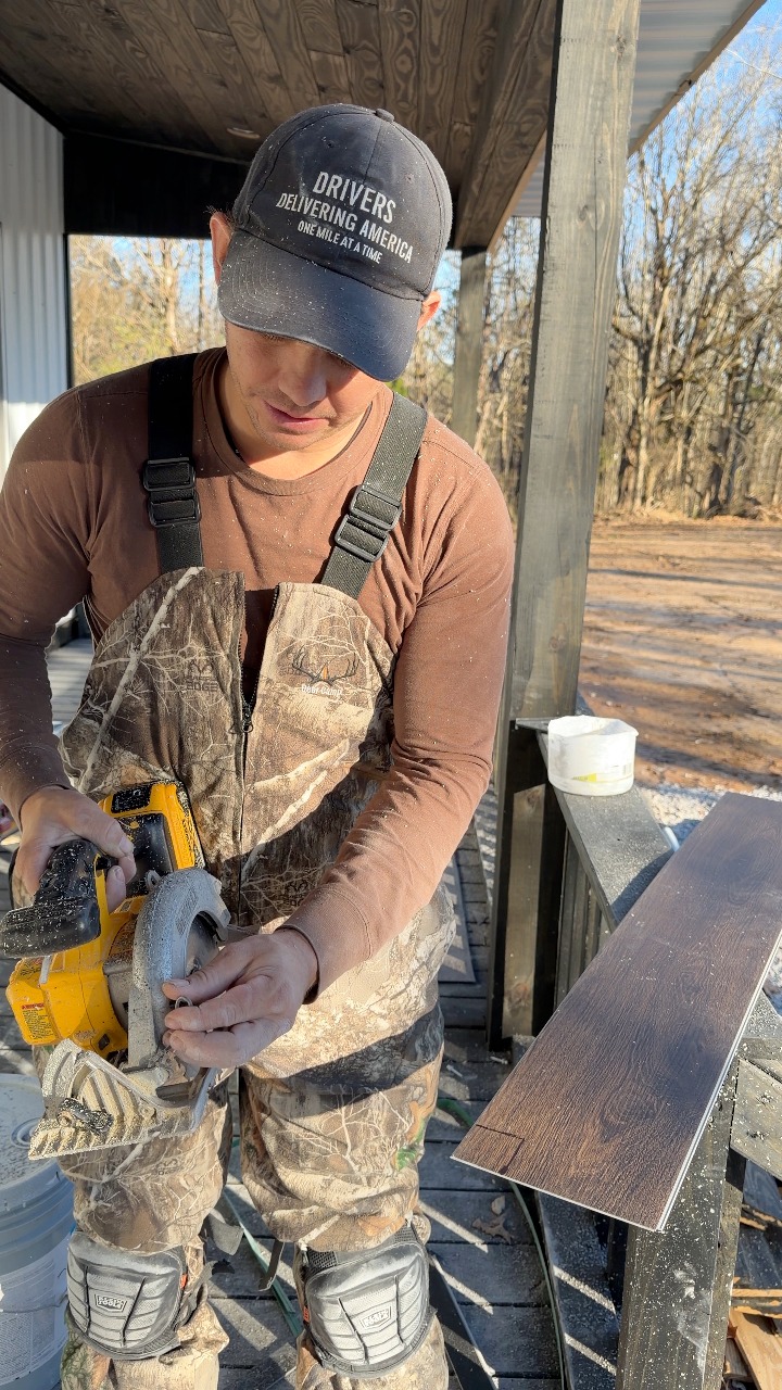 How to cut a notch out with a circular saw | Daily construction | Facebook