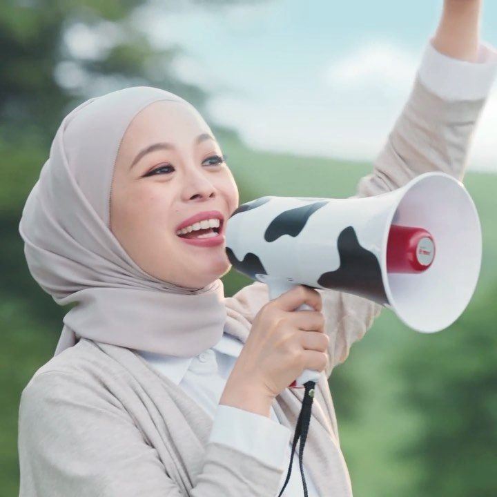 Datin Vivy Yusof When Duck Farm Fresh Milk Malaysia