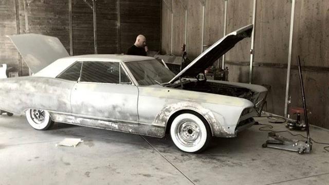 Hittin switches with @full_custom_ian in the #1965 #riviera . . . # ...
