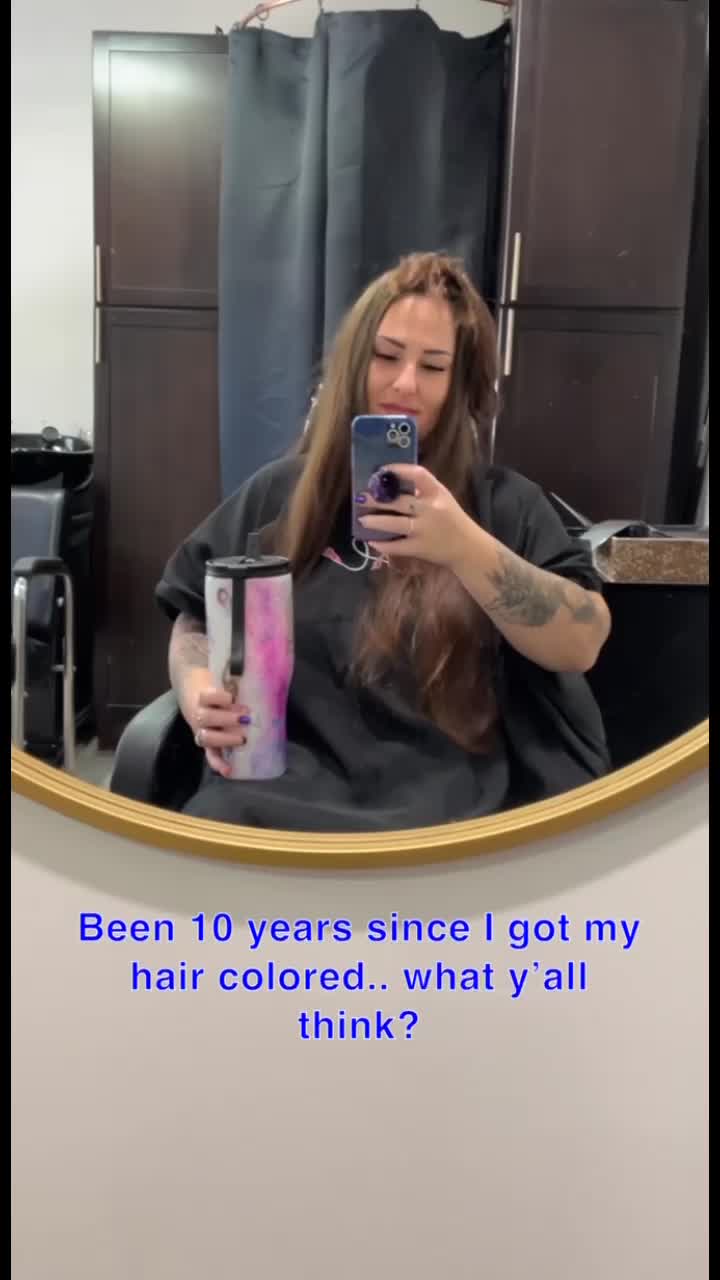 New hair, who dis 😍 ️🥰 follow me on snap to see my day ️ 👻Theoamilfy