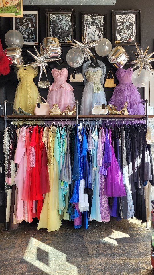 vintage prom dress shops Homecoming 1950s Dress Homecoming Dress Vintage Blue Homecoming Dress Vintage Prom Dress SSD010 Features a Classic Square Neck and a Vintage fit. A-line V-neck Tulle Floor-length Vintage