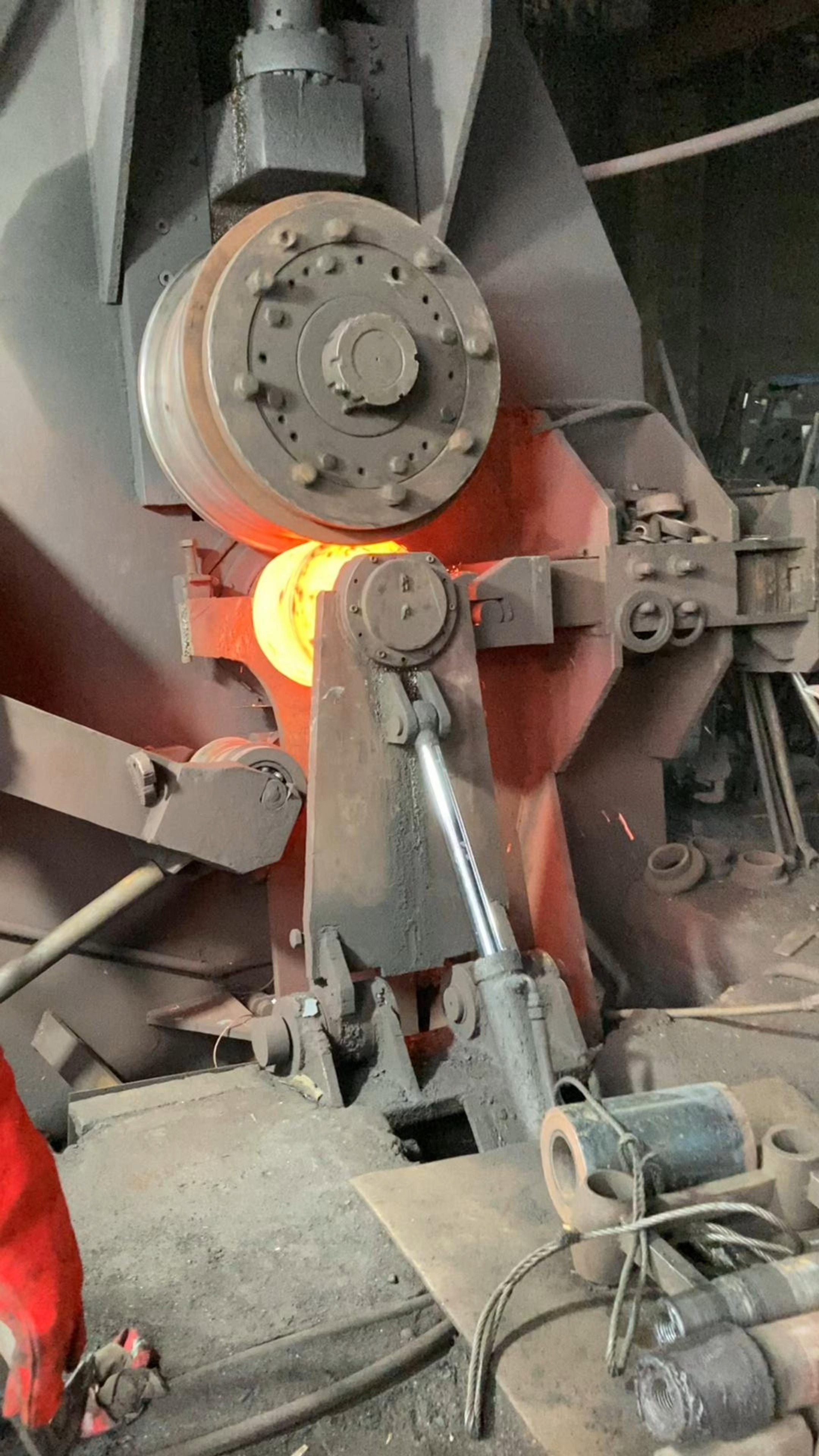 Inside the factory Bearing Forging – From Upsetting to Punching # ...