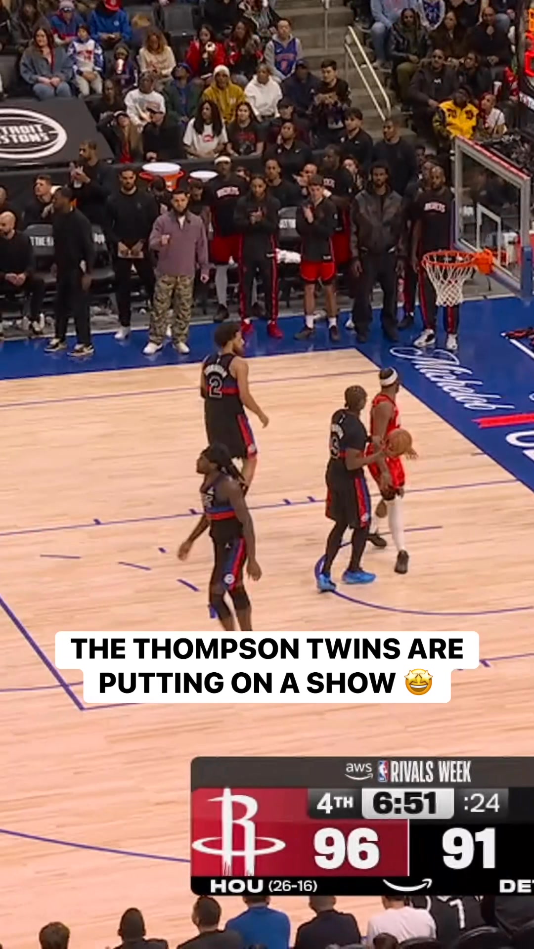 Amen Thompson goes downhill on Ausar for the bucket and their mom is ...