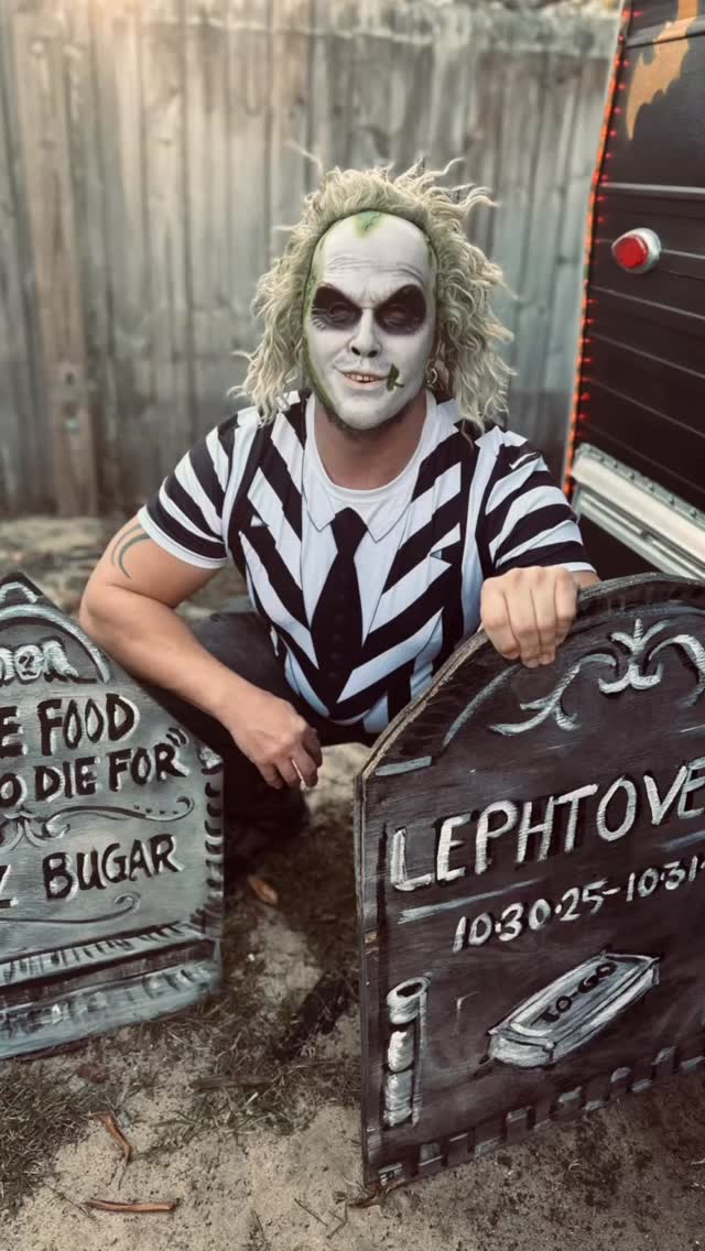 Yesterday was packed with tricks and treats! The day and night crawls ...